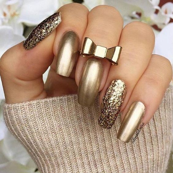 Shine And Super Styled Nails: How To Decor Your Nails For The New Year’s Eve