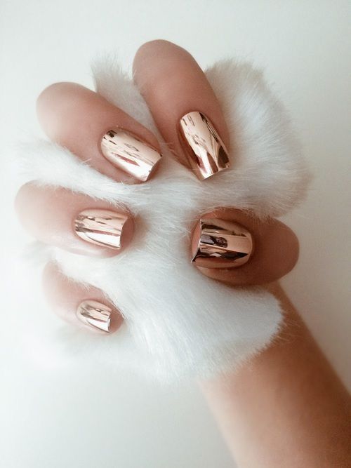 Spice Up  Your Look With The Ultra Modern Metallic Nails