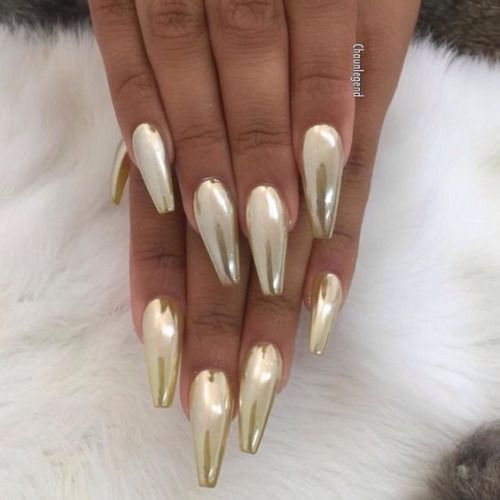 Spice Up  Your Look With The Ultra Modern Metallic Nails