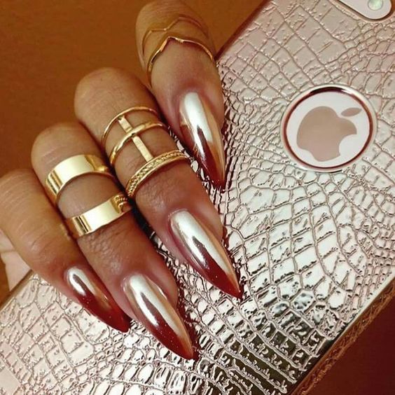 Spice Up  Your Look With The Ultra Modern Metallic Nails