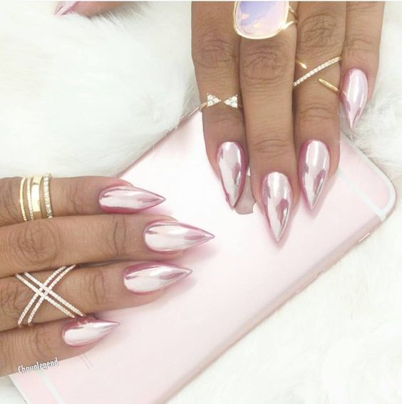 Spice Up  Your Look With The Ultra Modern Metallic Nails