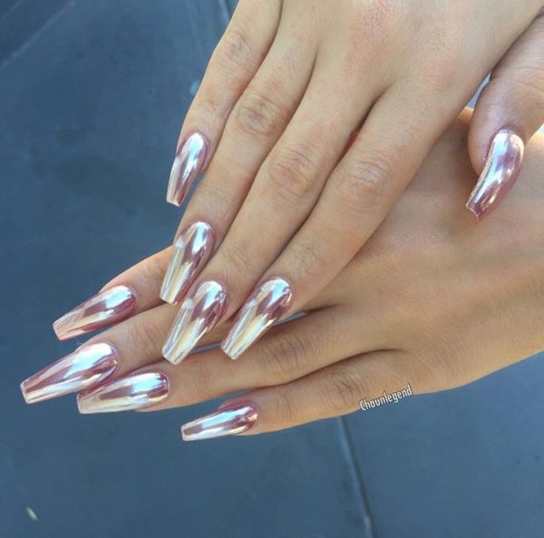 Spice Up  Your Look With The Ultra Modern Metallic Nails