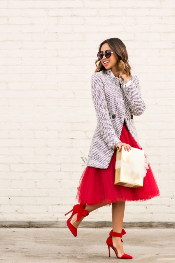 12 Stylish Red Skirts And Fashionable Combinations That Will Inspire ...