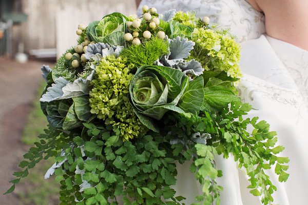 The Best Wedding Bouquets According To Their  Color Meaning