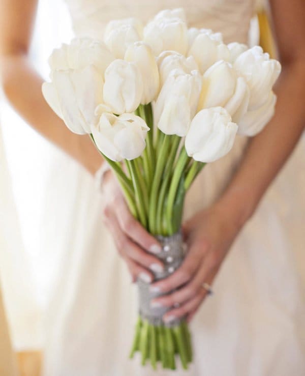 The Best Wedding Bouquets According To Their  Color Meaning