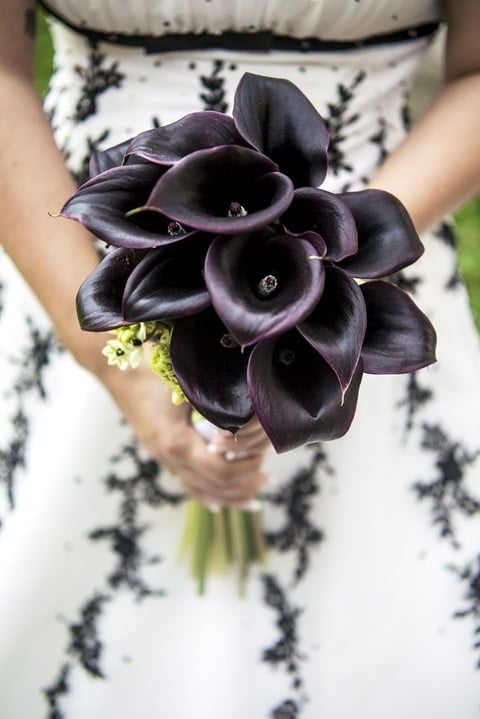 The Best Wedding Bouquets According To Their  Color Meaning