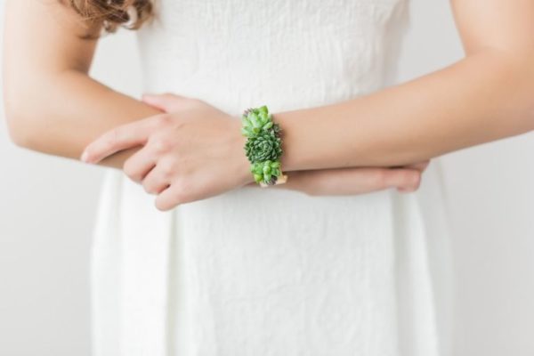 Take It To The Next Level! 12 Great Ideas For Jewelry Made From Live Succulents