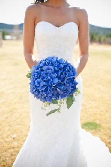 The Best Wedding Bouquets According To Their  Color Meaning