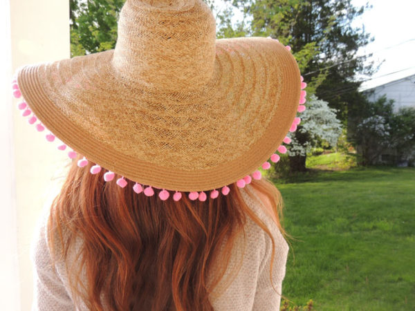 DIY Pom Pom Decorations For Chic Look This Summer