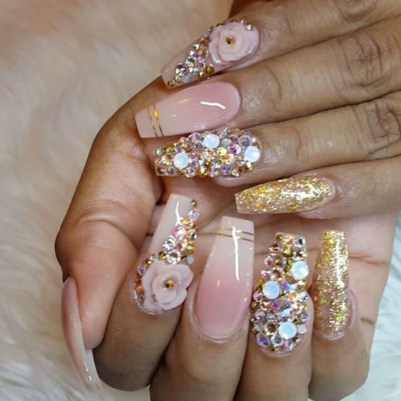 New Nails Art Fashion Trend: 3D Nails For Sophisticated And Rich Look