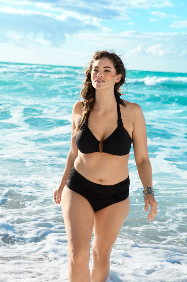 Modern Plus Size Woman Swimsuits To Walk Confidently Down The Beach