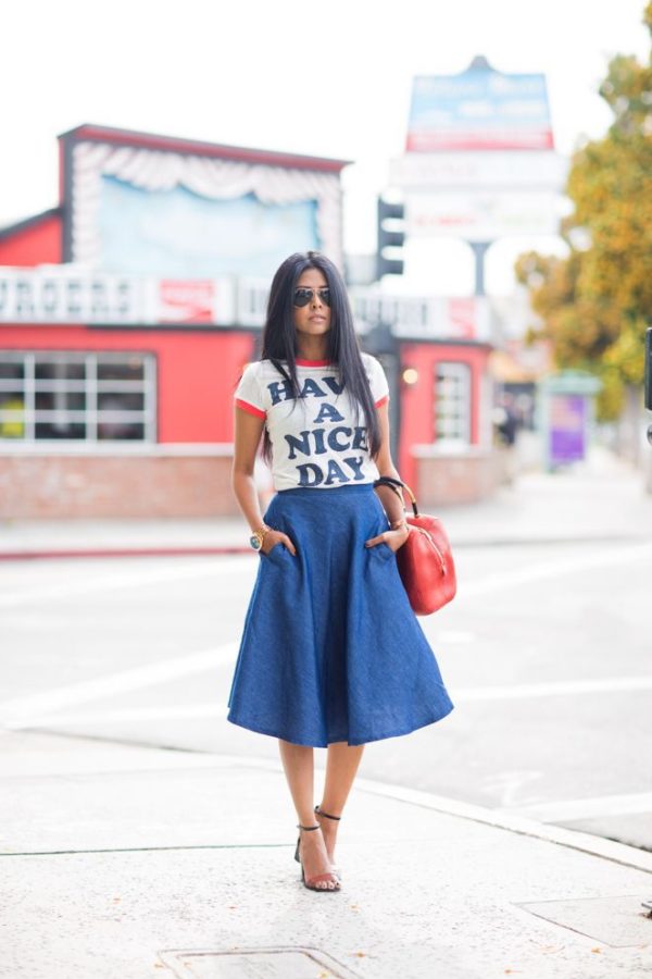 Essentials In Every Woman Wardrobe: Denim Skirt For Chic Look