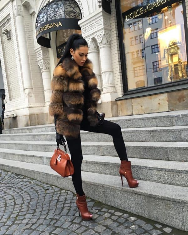 How To Make Stunning Combinations With Faux Fur Coat