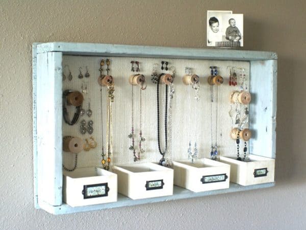 Super Practical DIY Jewelry Holders That You Should Copy Now