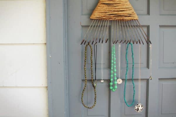 Super Practical DIY Jewelry Holders That You Should Copy Now