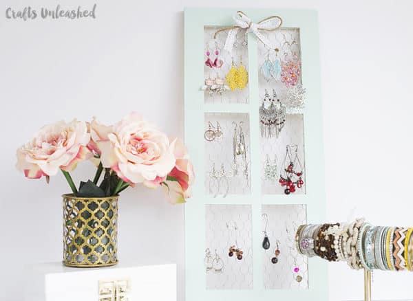 Super Practical DIY Jewelry Holders That You Should Copy Now