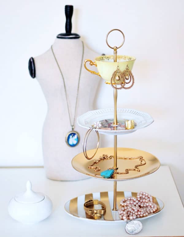 Super Practical DIY Jewelry Holders That You Should Copy Now