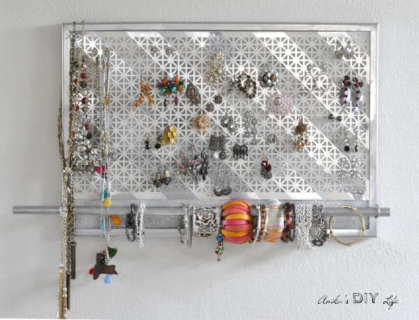 Super Practical DIY Jewelry Holders That You Should Copy Now