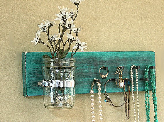 Super Practical DIY Jewelry Holders That You Should Copy Now