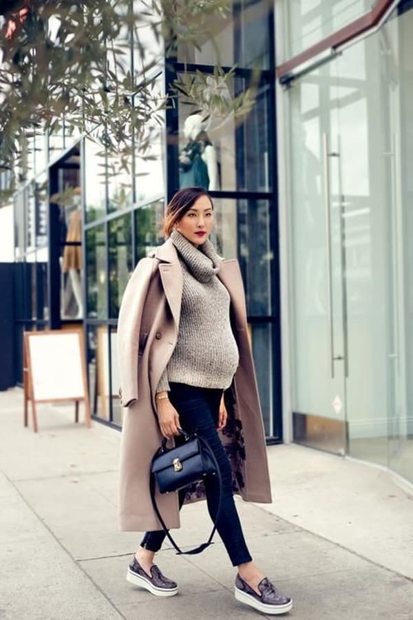 Winter Baby Bump Outfits That Will Keep You Warm