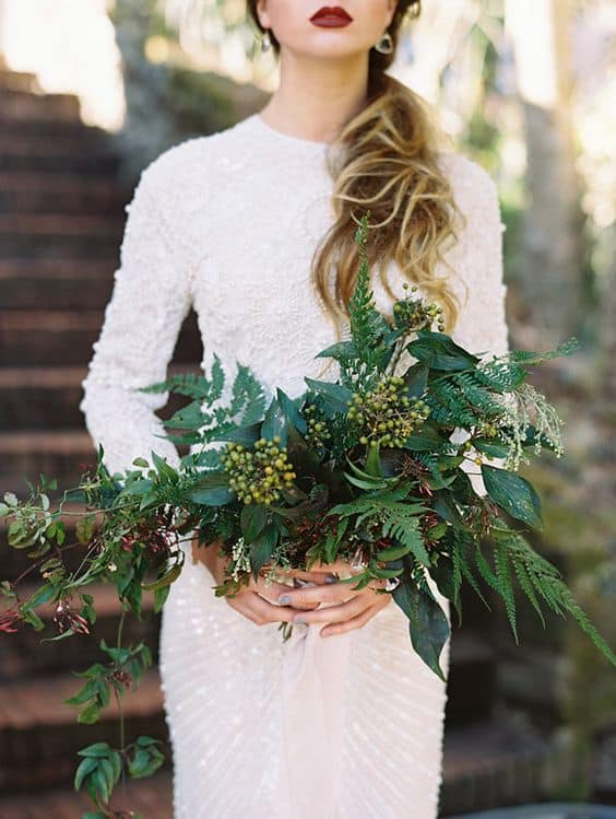 The Most Stylish Christmas Wedding Bouguets To Say The Faithful YES With, In Winter