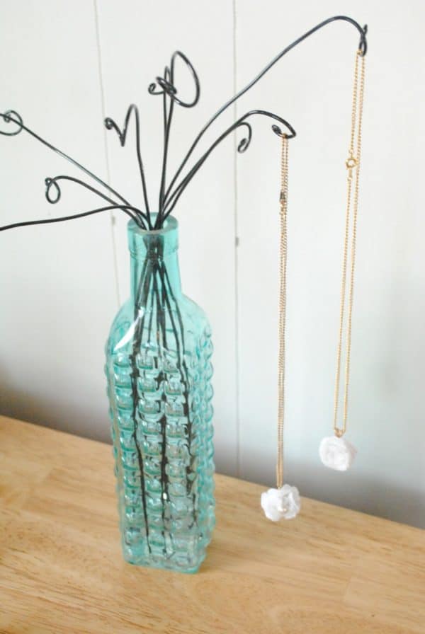 Super Practical DIY Jewelry Holders That You Should Copy Now