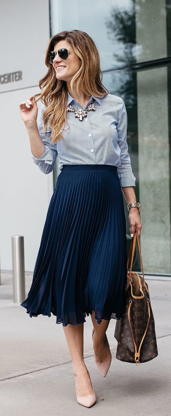 How To Style Your Skirt During The Fall Months