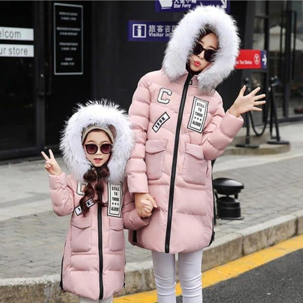 Stunning Mother And Daughter Matching Outfits That Are Perfect For Winter