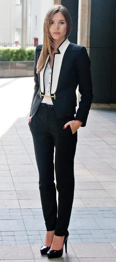 Classy Black And White Work Attire That Will Make You Look Professional
