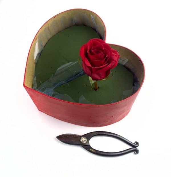 Ten Step By Step DIY Roses Bouquet In A Heart Shaped Box Tutorial For Valentines Day