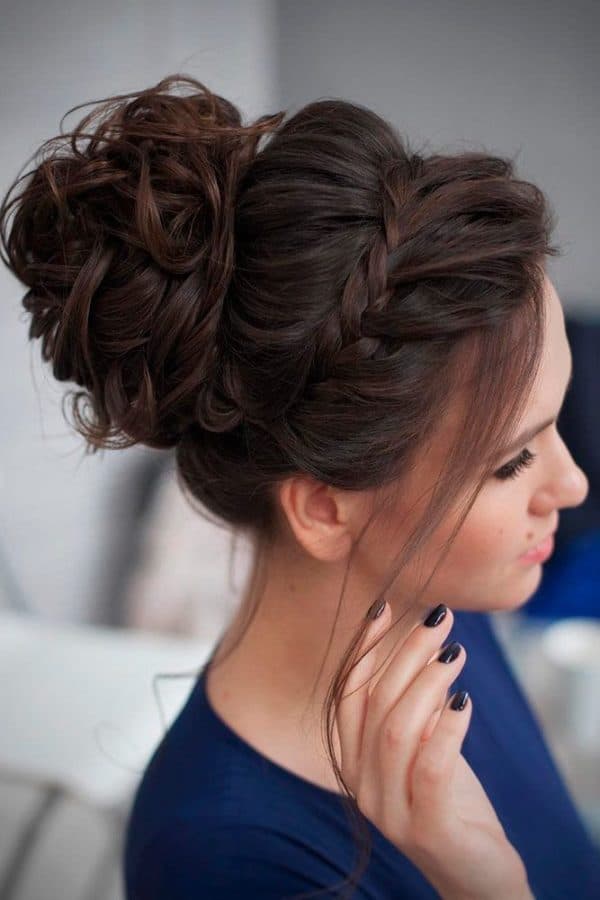 Gorgeous Bun Hairstyles In Every Possible Way