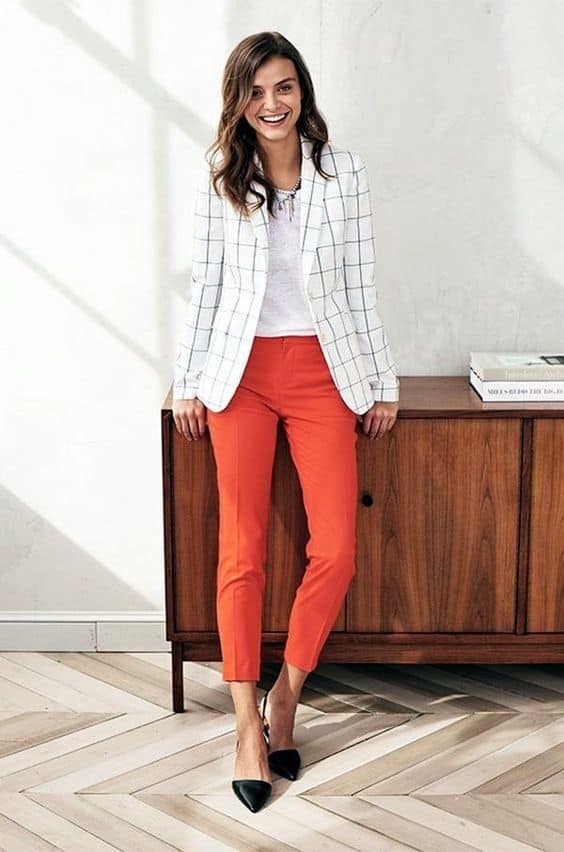 How The Modern Women Dress For A Job Interview In Outstanding Ways