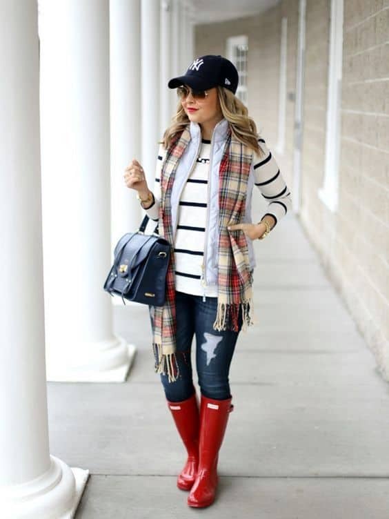 Adorable Spring Combinations With Rain Boots That Are Perfect For The Spring Showers