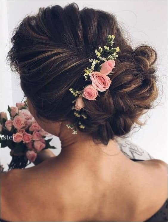 Stunning Spring Wedding Hairstyles With Floral Details