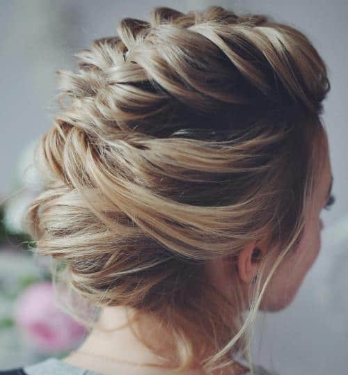 Stunning Prom Hairstyles That Will Take Your Breath Away