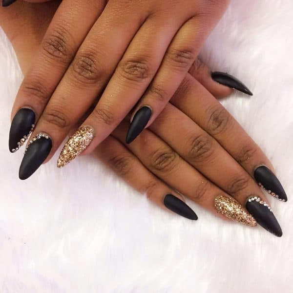 acrylic nails to go with a black dress