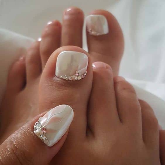 Matching Manicure And Pedicure Ideas That Are Currently Trending