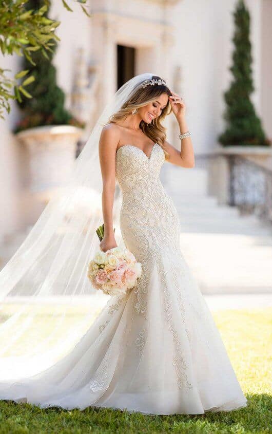 Stunning Mermaid Wedding Dresses That Will Hug Your Curves