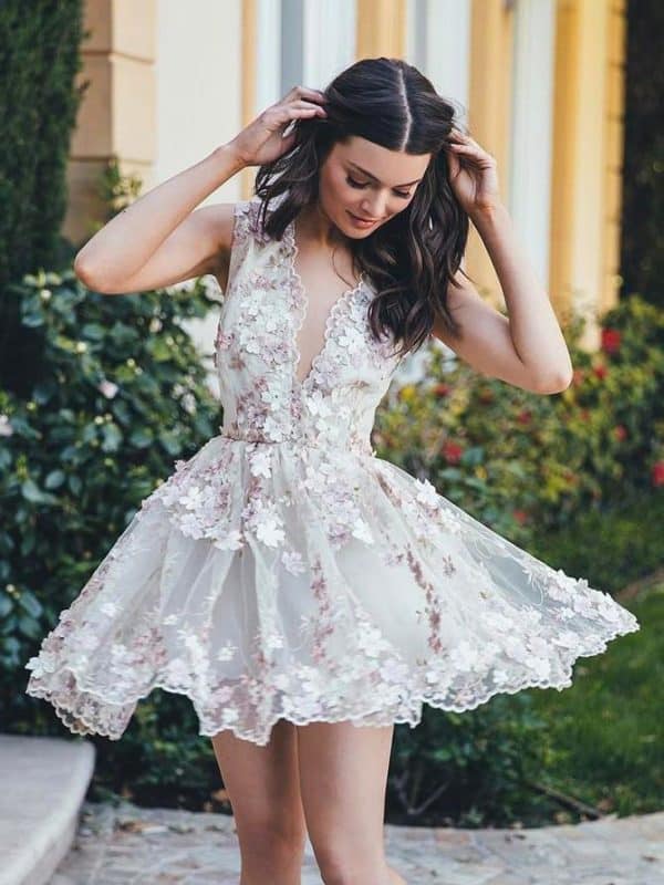 Glamorous Short Dresses That Are Just Right For Prom