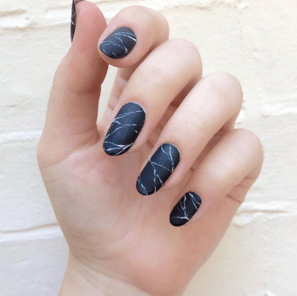 Fancy Marble Nails That Girls Are Going Crazy About