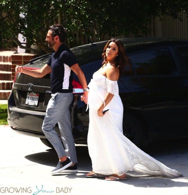 Pregnant And Beautiful Eva Longoria | Gorgeous Maternity Outfits That Will Inspire You