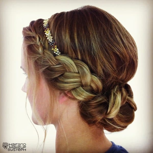 Cute Beach Hairstyles That You Should Try On Your Vacation