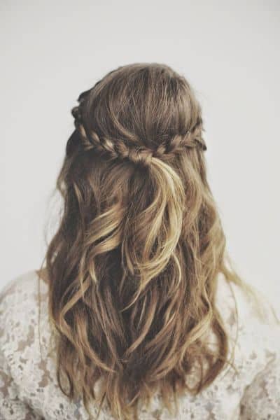 Cute Beach Hairstyles That You Should Try On Your Vacation