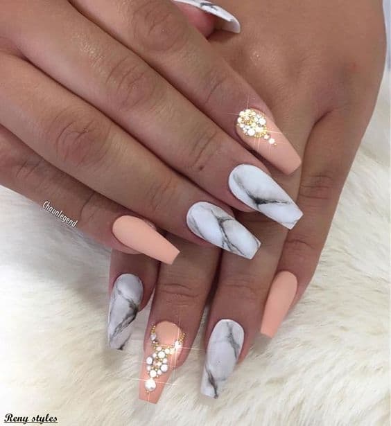 Fancy Marble Nails That Girls Are Going Crazy About