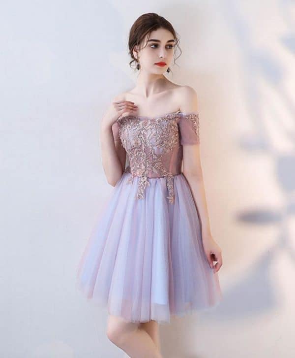 Glamorous Short Dresses That Are Just Right For Prom