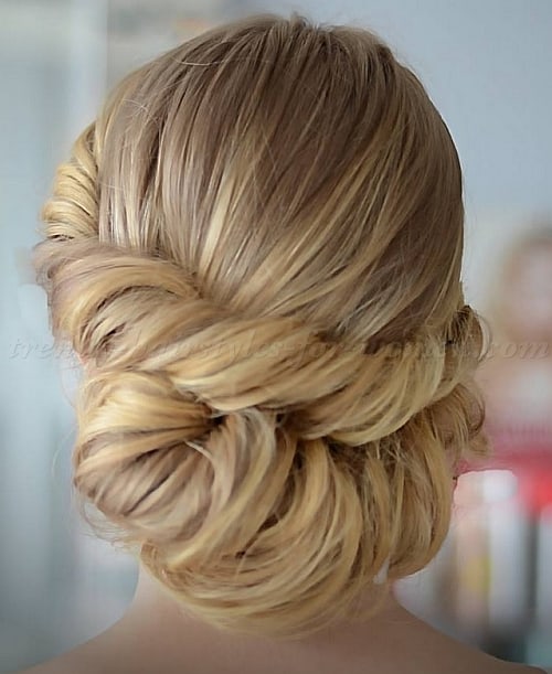 Elegant Low Bun Hairstyles That Will Make You Look Sophisticated