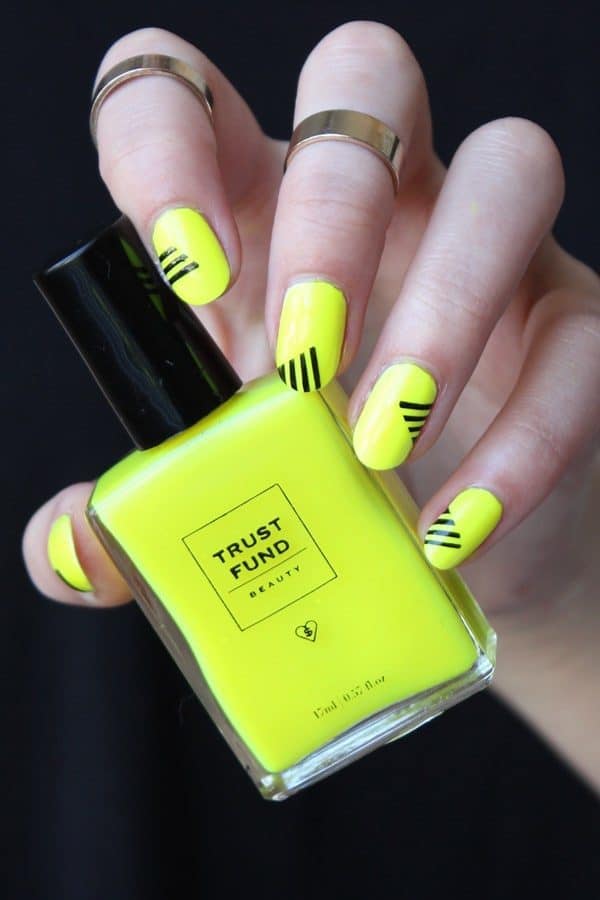 Neon Nails That Will Go Perfectly Well With Your Tanned Skin