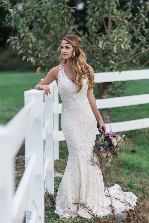 Effortlessly Chic Boho Wedding Dresses For The Free Spirited Brides