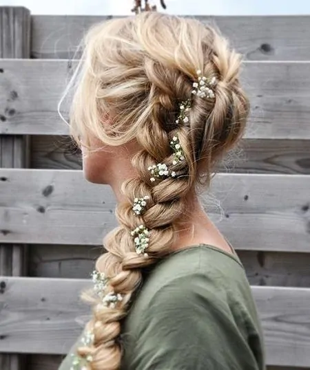 Romantic Side Swept Hairstyles That Will Put All Eyes On You