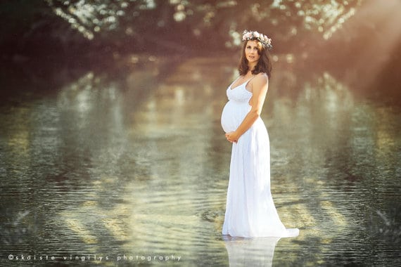 Marvelous Maternity Wedding Dresses For The Expectant Brides